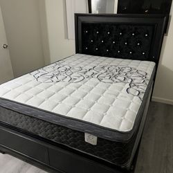 Queen Size Bed Frame With Led Lights  / Mattress Included.     🔥    Cama  Queen Size  Con Luz Led  / Colchon Incluido 