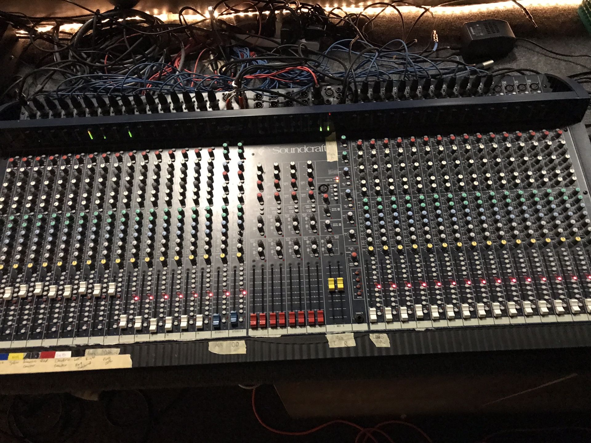 SoundCraft Live 8 32 Channel Analog Mixer