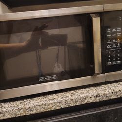 Brand new Black And Decker Microwave 