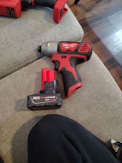 Milwaukee M12 Impact Driver with Battery