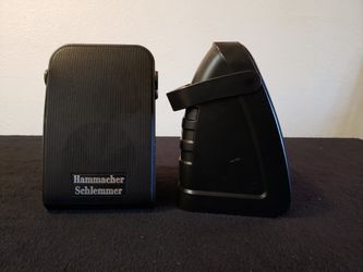 2 HAMMACHER SCHLEMMER PORTABLE RECHARGEABLE BLUETOOTH SPEAKERS