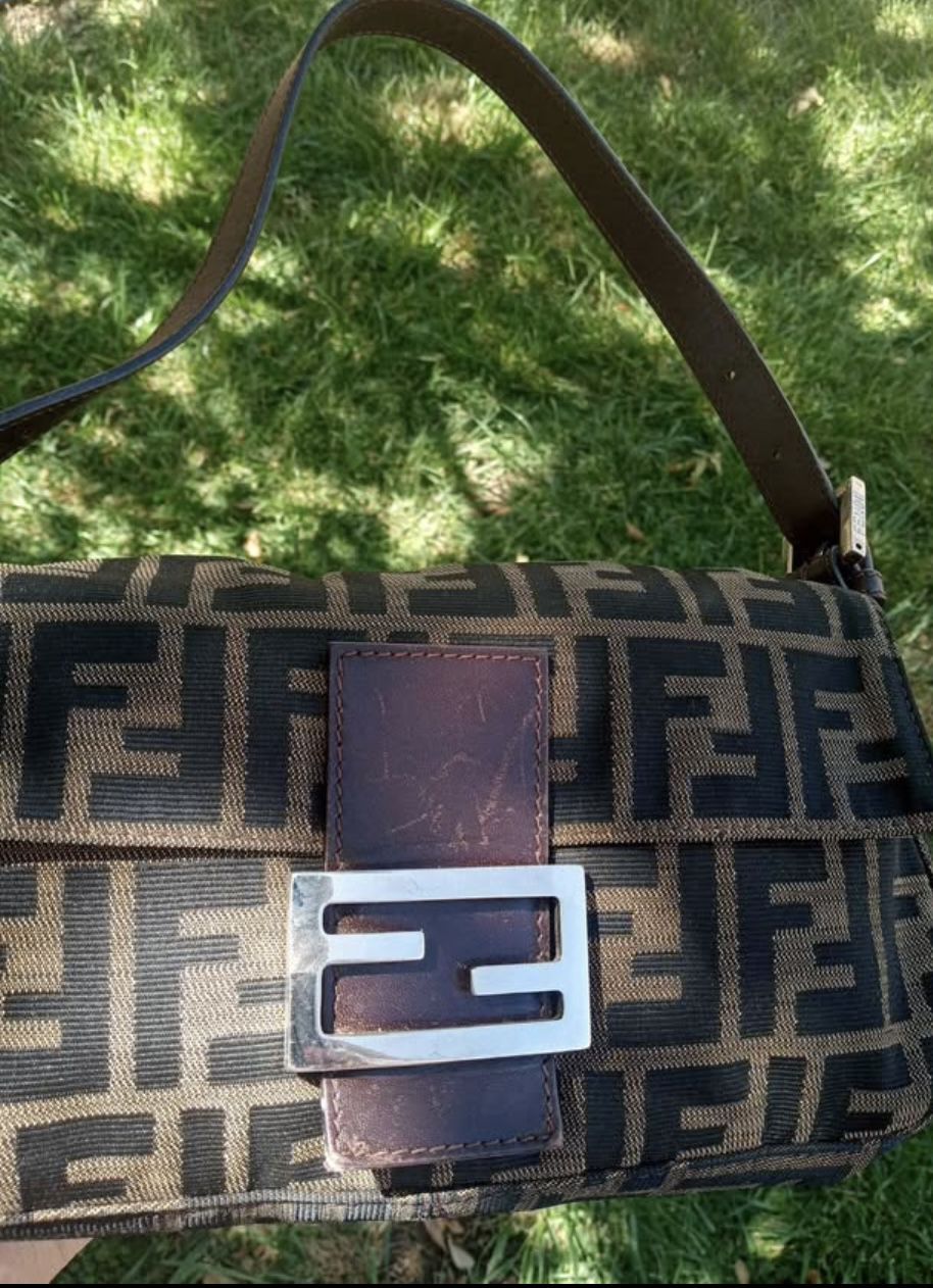 Auténtica Fendi Baguette Vintage 1998 – FF Logo – Dust Bag Included