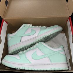 Mint & White Dunks . Size 8 Women