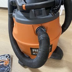 RIDGID 16 Gal Shop Vac with Detachable Blower