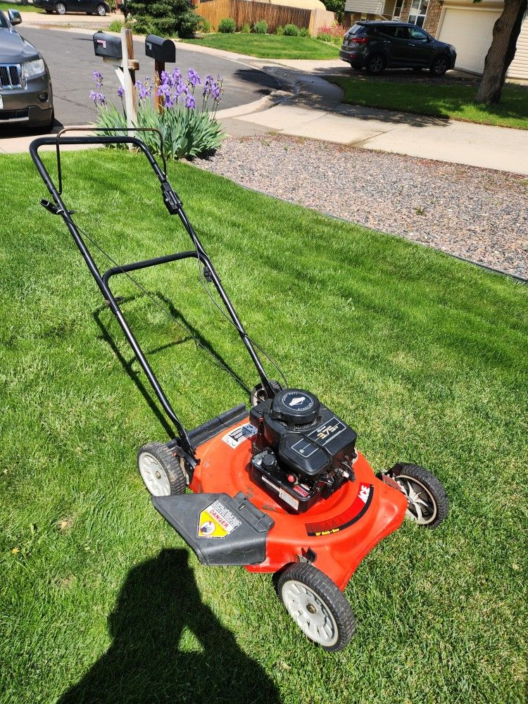 MTD 3.75 HP 158cc 20-in Side Shoot / Mulch lawn Mower With Solid Steel Deck Full Tune Up New Carburetor Runs Great