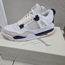 Sneakers 👟 Size 7/8/10