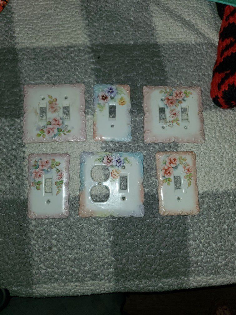 Vintage 1950s Porcelain Light And Plug Covers
