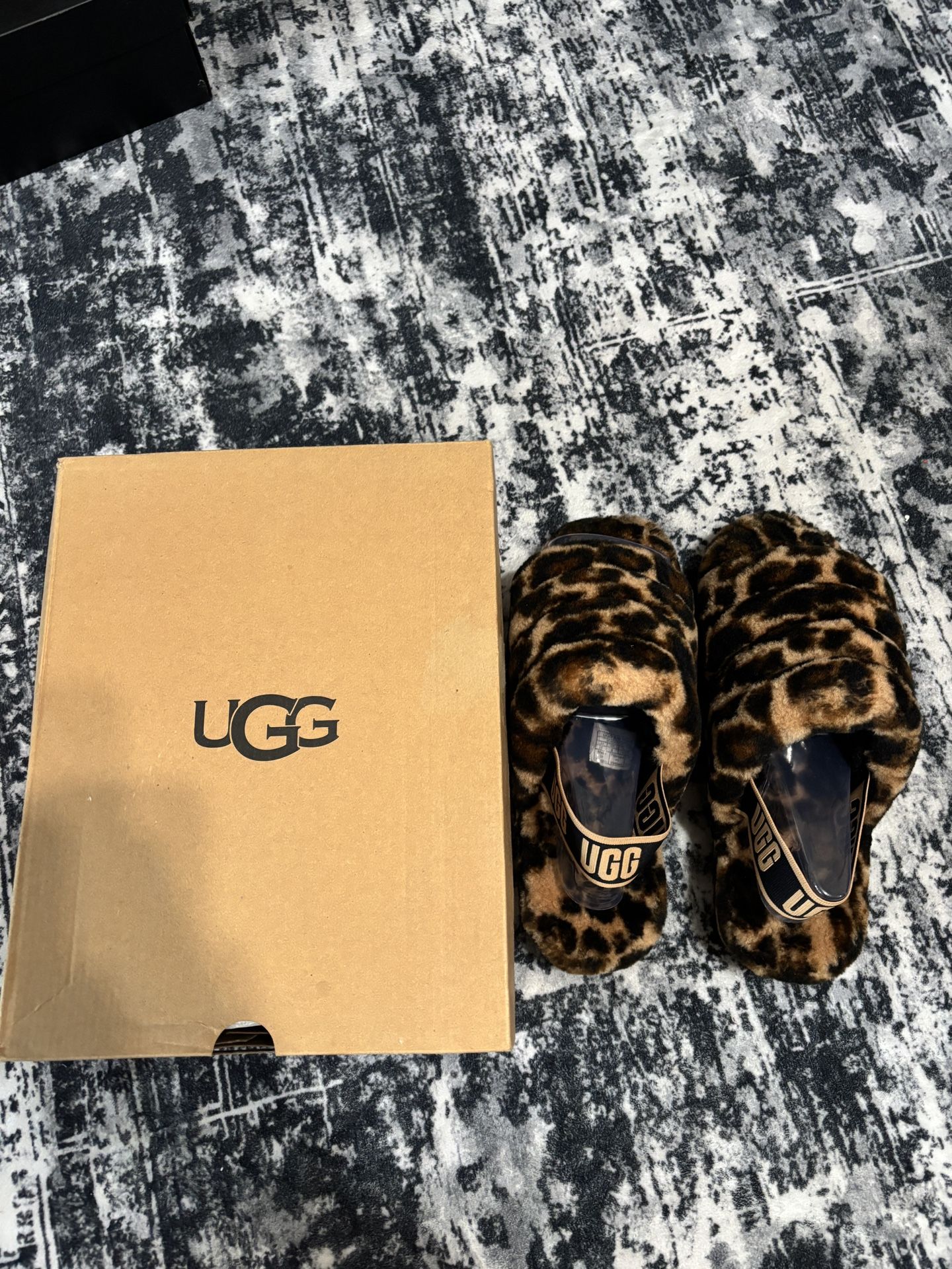 UGG. Fluff Yeah Slide Panther Print.