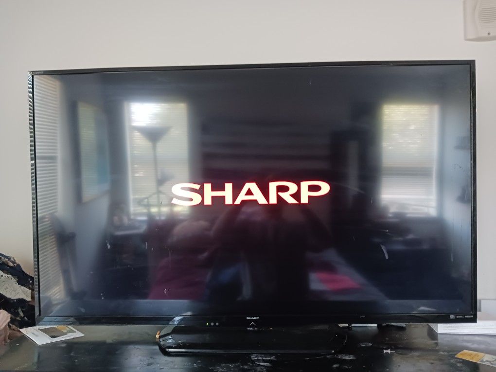 Sharp LC-50LE650U Aquos Full HD Smart LED Tv