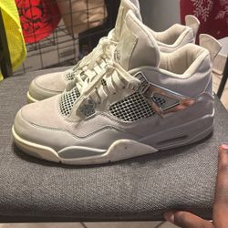 Jordan 4s