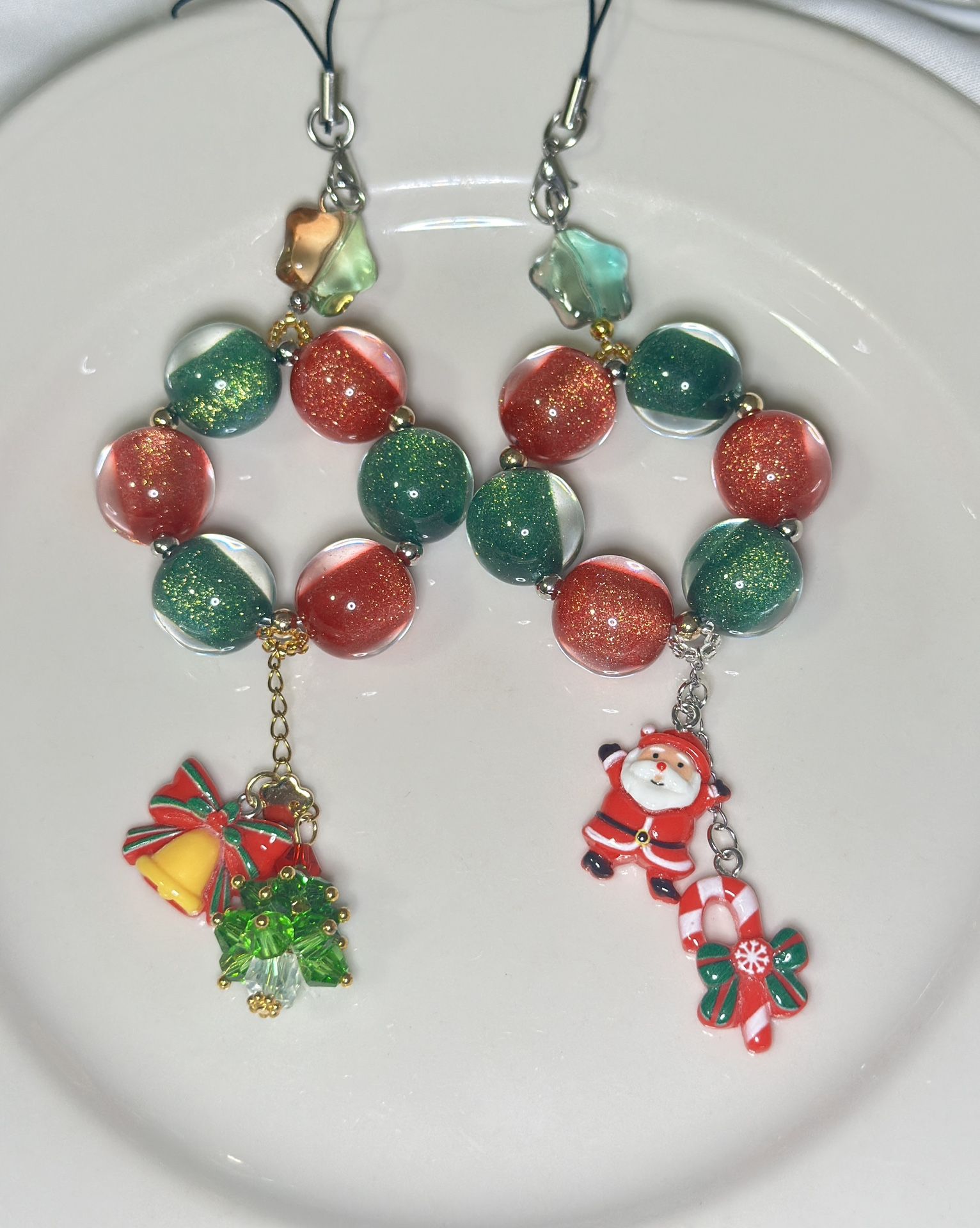 Resell: Christmas Keychain + Free Gift With Purchase Of 2