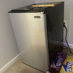2-Shelve Mini Refrigerator 