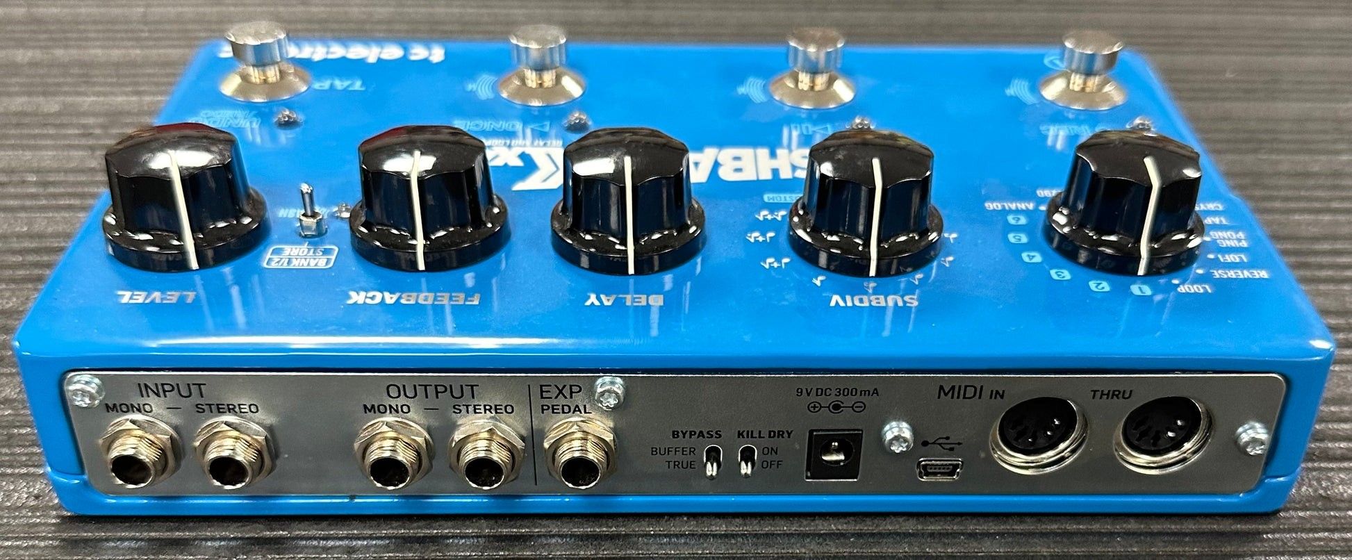 TC Electronic Flashback X4 Version 2!!! Delay And Looper!!