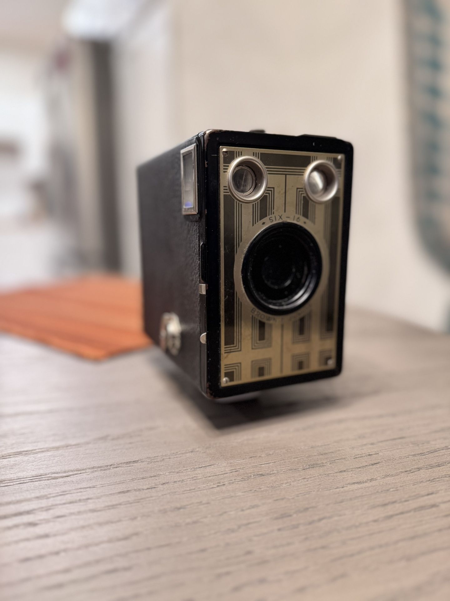 Kodak BROWNIE JUNIOR Box Camera