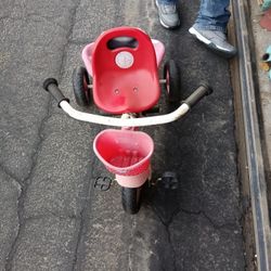 1 )Tricycle Kids Used /// 1) Girls Schwinn Bike W/ Training Wheels 