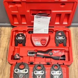 Milwaukee M12 Forcé Logic Press Tool Kit With 1/2-1” IPS Jaws