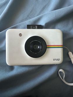 Polaroid Snap Instant Digital Camera (White) with ZINK Zero Ink Printing Technology