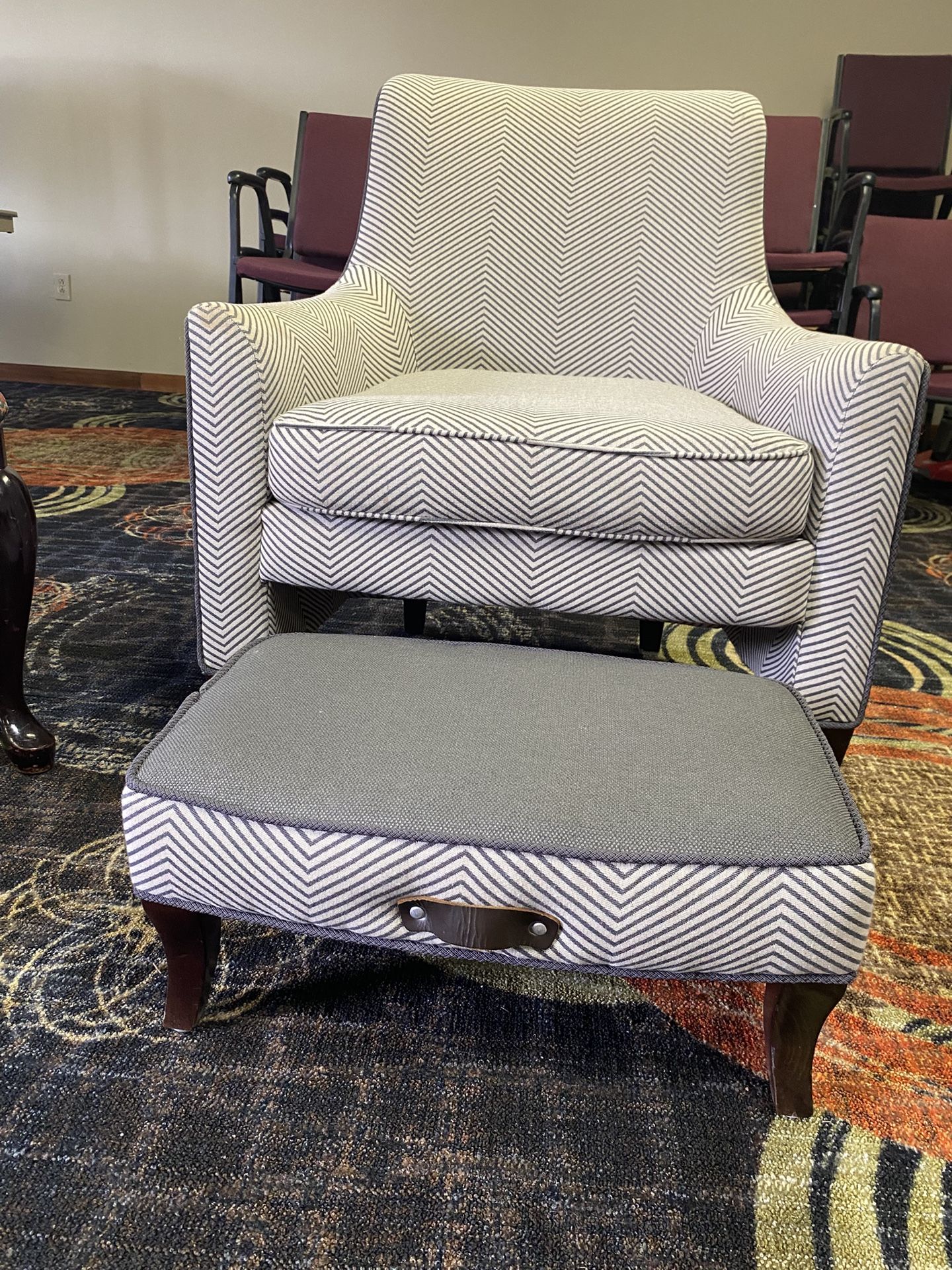 Chair With Foot Rest