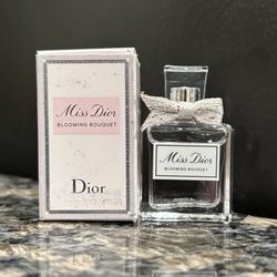 NEW DIOR MISS DIOR BLOOMING BOUQUET MINI IN BOX $15!