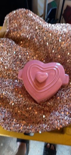 Glass container heart
