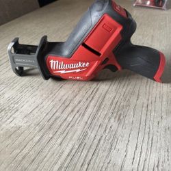 Milwaukee.m12 Hackzall