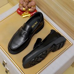 Prada Men’s Leather Shoes With Box New 