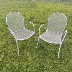  Chairs 