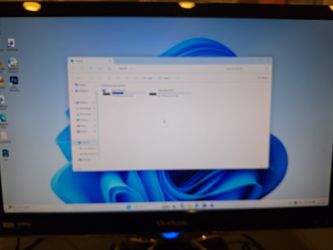 GAMING GAMING-LAPTOP PLUS 24 INCH LCD-BROKEN SCREEN
