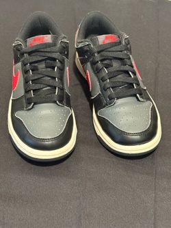 Nike Dunk Low GS, Size 4.5  (Located In Warwick, RI)