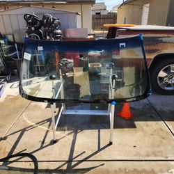 Chevy Escalante Silverado GMC  WINDSHIELD 
