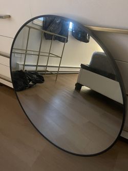 Round Mirror