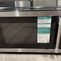 Hamilton Beach 1.1 cu ft Countertop Microwave Oven, Black and Stainless Steel