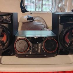 Lg Home Stereo Bluetooth 300 Watts 