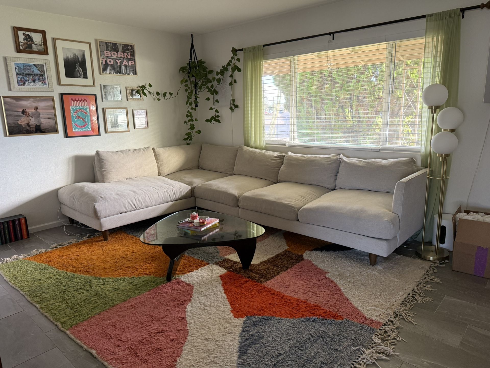 SECTIONAL COUCH