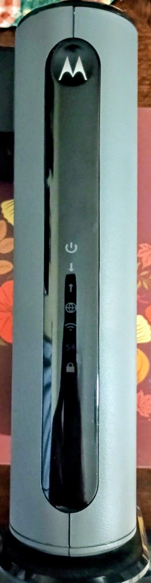 Motorola MG7550 16x4 Cable Modem Plus AC1900 Wi-Fi Router DOCSIS 3.0 Dual Band
