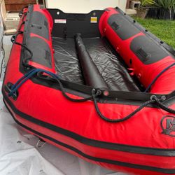 Inflatable Mercury Dingy With Mercury Engine 