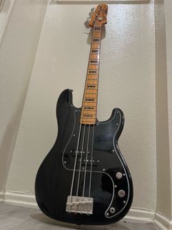 SQUIRE 70s CLASSIC P-BASS