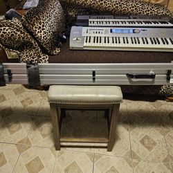 ULTIMATE Apex Keyboard Stand (Silver)