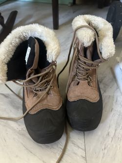SnowBoots $15