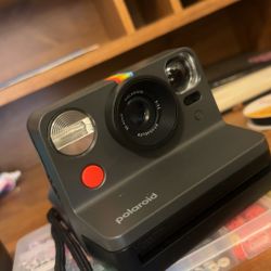 polaroid now camera 