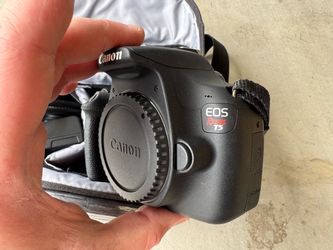 Canon EOS Rebel T5 DSLR Camera 18-55mm Lens Kit + Bag