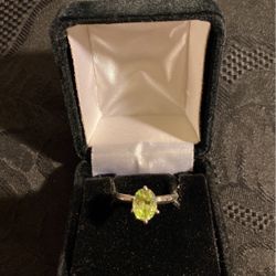 Sterling Silver Ring With 6 Prong Oval Green Gemstone