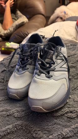 NB women 410 Trail