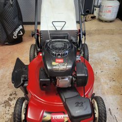 Toro Self Propelled Lawn Mower With Grass Bag 