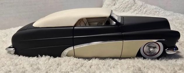 Danbury Mint RARE 1951 Mercury Custom 2 Door Coupe Matte Black White Top 1:24