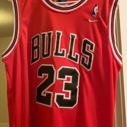 Michael Jordan home bulls jersey 23 medium +2 length