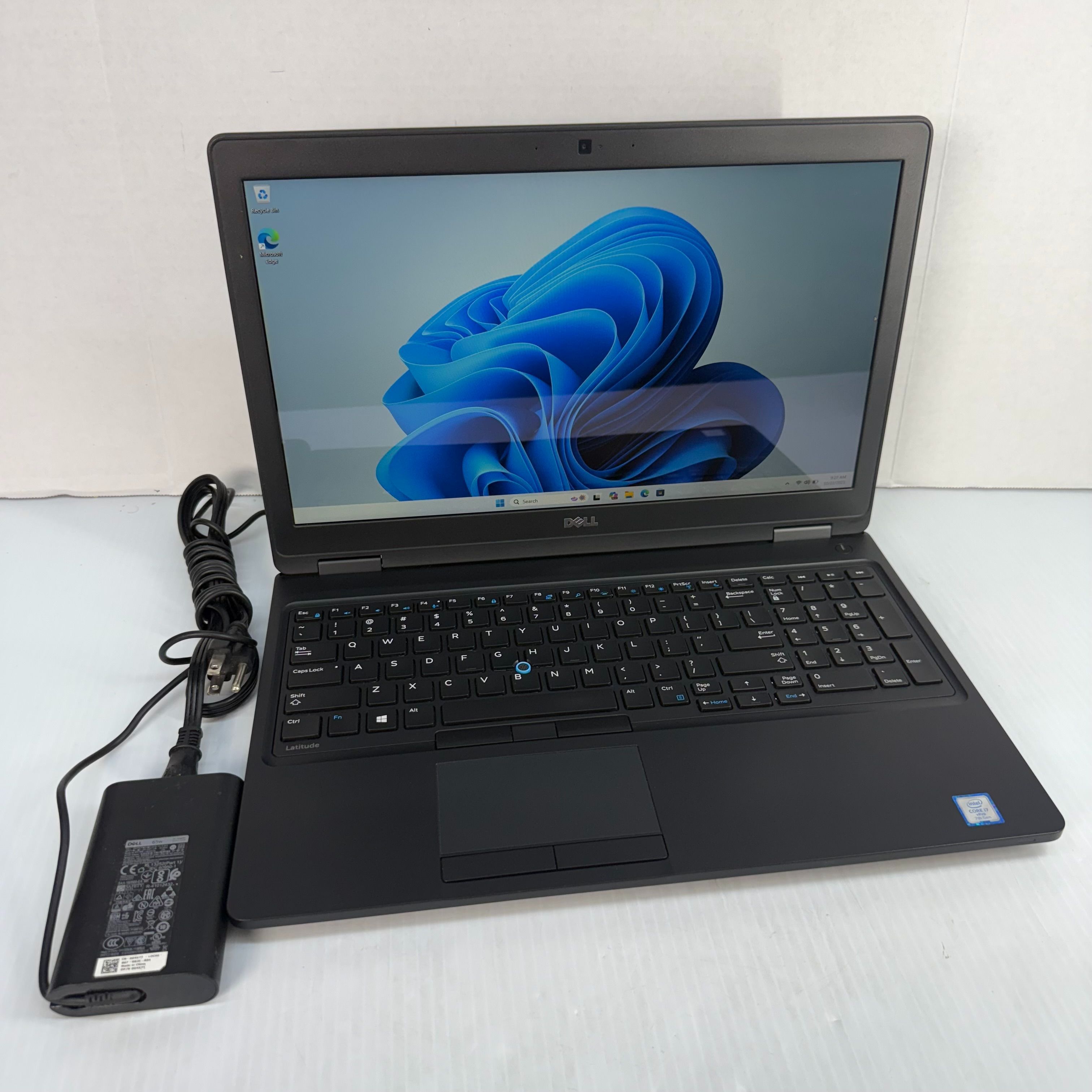 Dell Latitude 5580 i7-7820HQ 15.6"  Touchscreen Windows 11 Pro Laptop 512GB SSD 16GB RAM