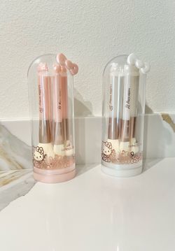 Hello Kitty impressions vanity brush sets