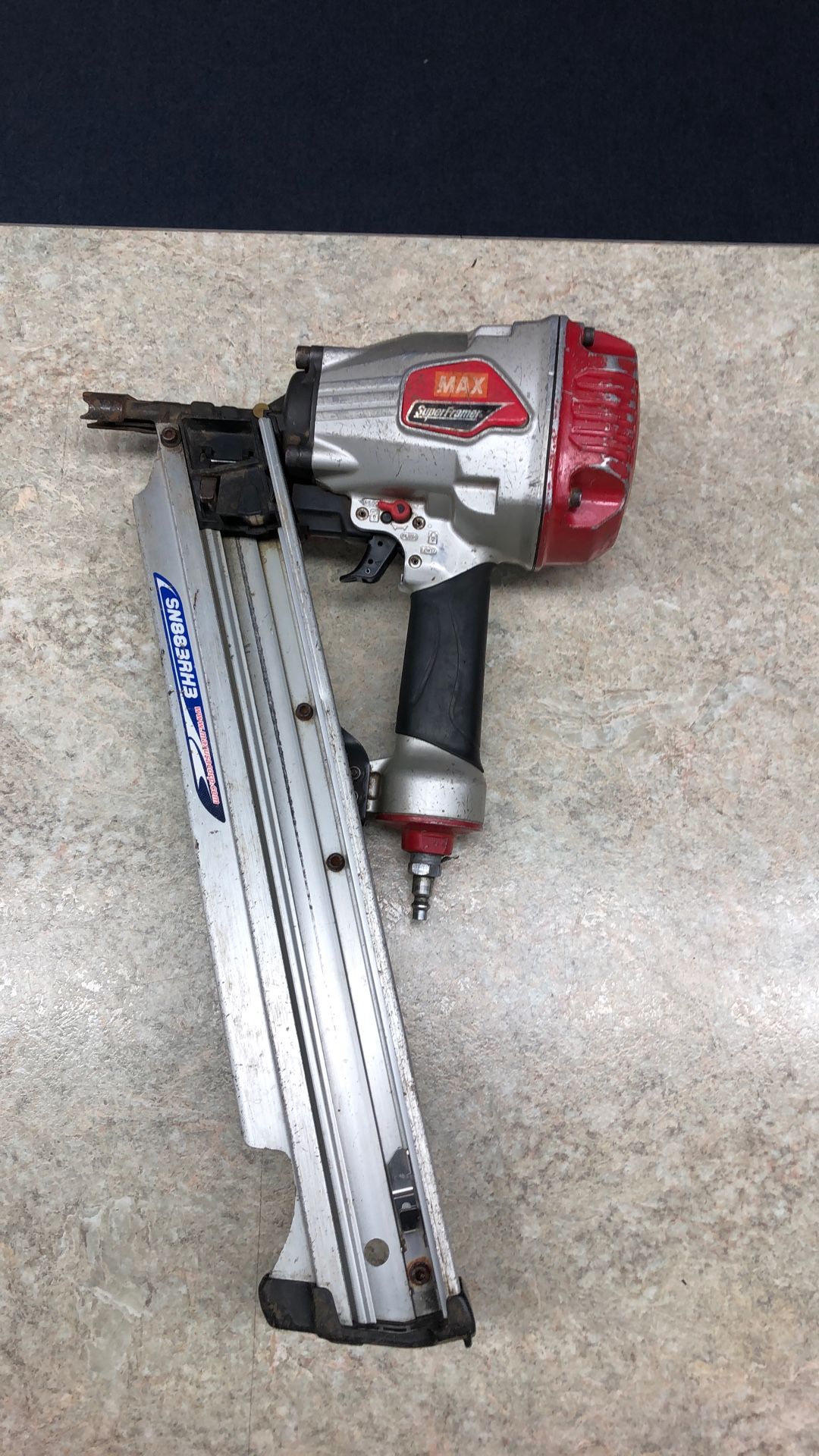 Max Super framer SN883RH3 2-Inch 21-Degree Roundhead Framing Nailer (70485677)