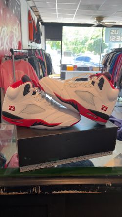 JORDAN 5 FIRE RED BLACK TONGUE (2025) SIZE 11.5